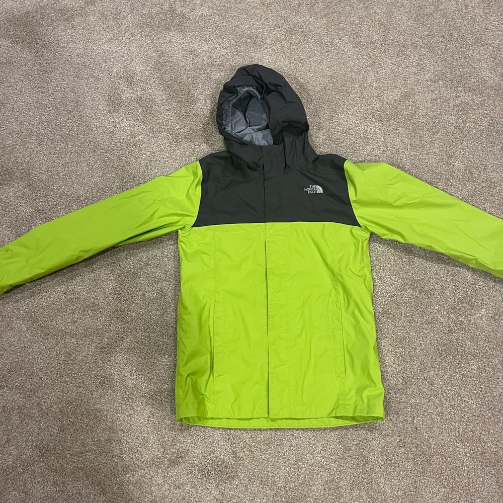 Boys The North Face jacket.   Size M. 10/12. Excellent condition.